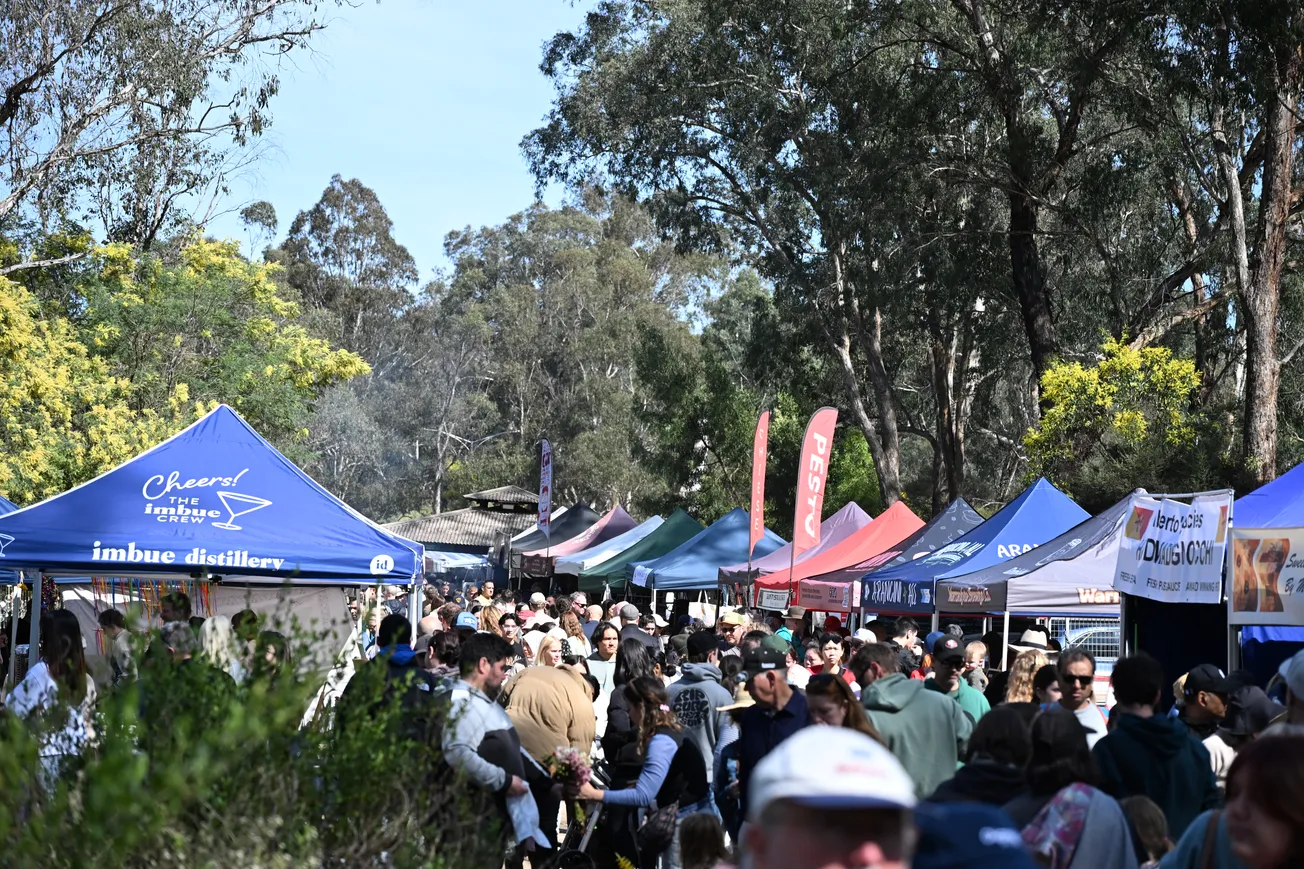 Warrandyte Riverside Market draws thousands to Yarra River