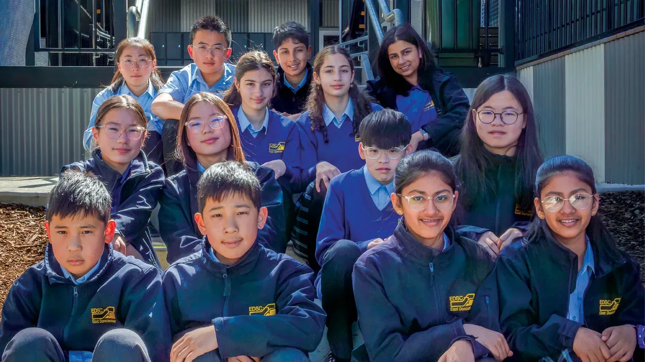 十一对双胞胎一起迈入高中